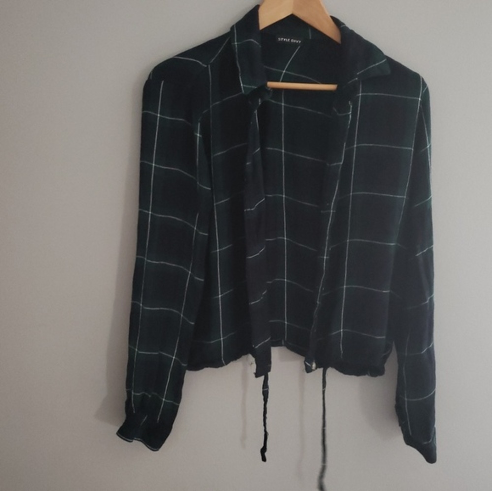 Dark green & navy plaid button front shirt large‎